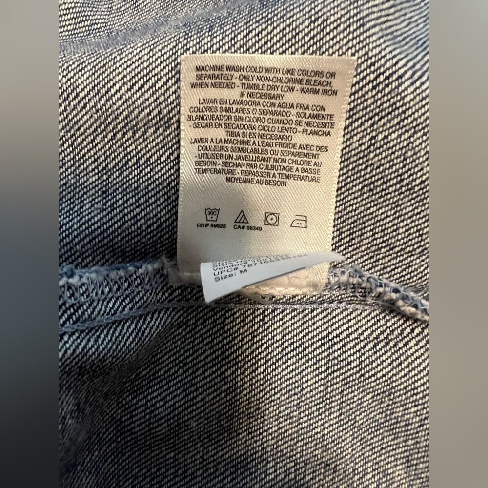 Jessica Simpson Distressed Blue Denim Jacket Size M Button Down Trendy Casual - Picture 7 of 8